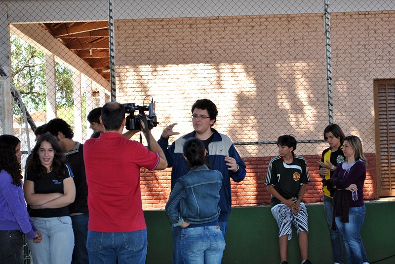 Students giving a local TV station interviews about all they learned from the visit to the Celularium.